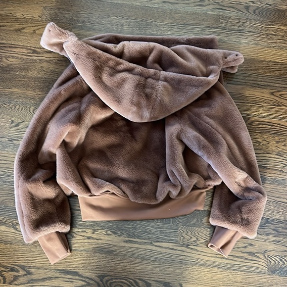 ALO faux fur foxy jacket - M - Picture 4 of 7